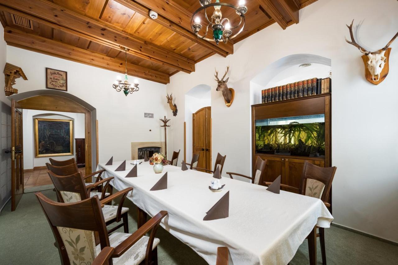Hotel Zlaty Lev جابلونك ناد نيسو المظهر الخارجي الصورة