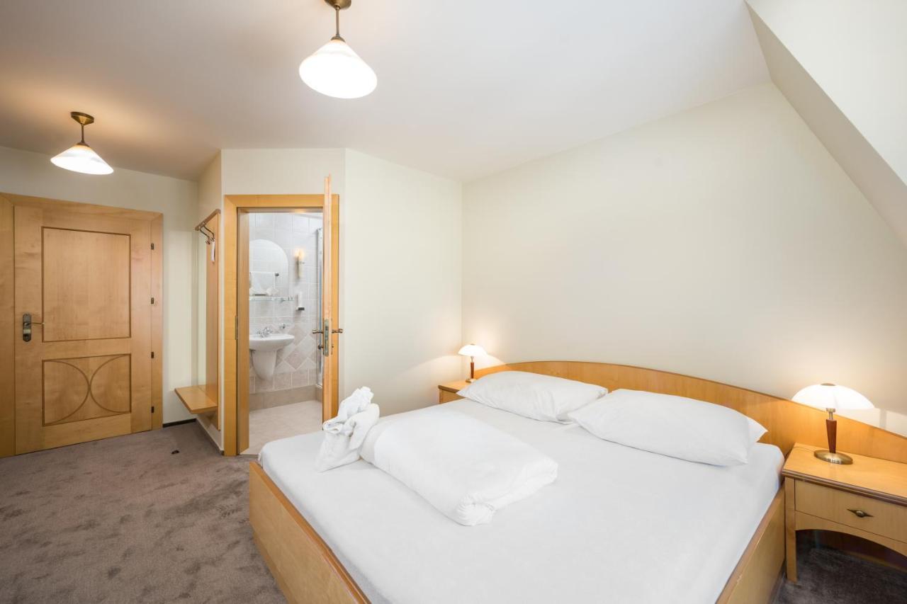 Hotel Zlaty Lev جابلونك ناد نيسو المظهر الخارجي الصورة